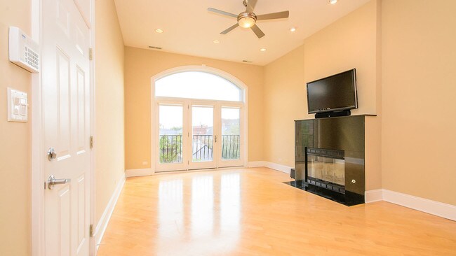 Foto del edificio - 1910 W Armitage Ave