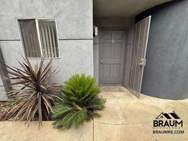 Foto del edificio - 14257 Friar St
