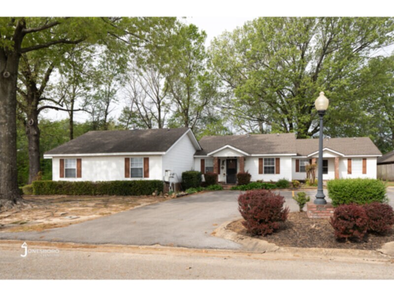 Foto principal - Pecan Grove II - Cable TV Included