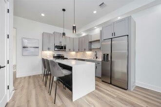 Building Photo - 4533 Larkspur St