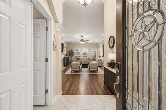 Building Photo - 6811 Claire Brook Dr