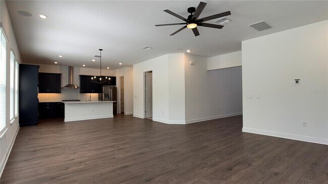 Foto del edificio - 14409 Crest Palm Ave