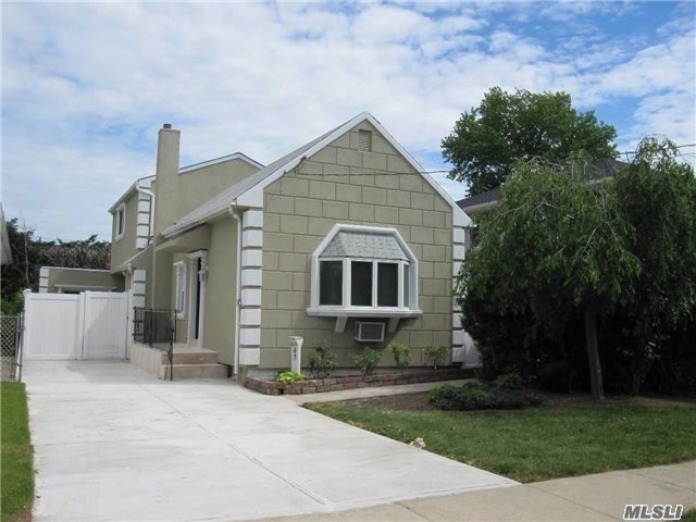 Primary Photo - 431 Jackson St