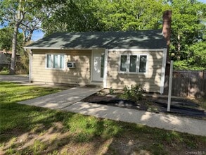 Building Photo - 79 Manor Dr