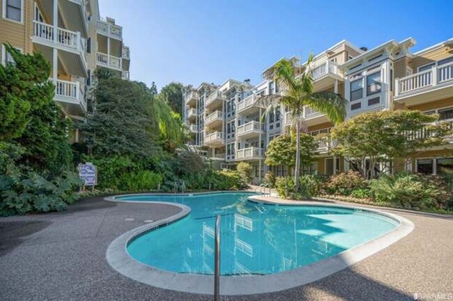 Foto del edificio - 3BR/2BA Spacious Condo! Laundry! Parking! ...
