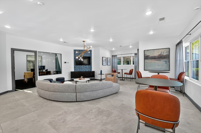 Foto del edificio - The Tatum Apartments