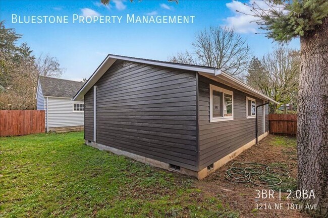 Building Photo - Lovely and fully remodeled 3 bedroom, 2 ba...