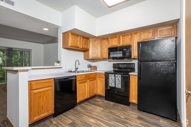Interior Photo - Pickerington Ridge