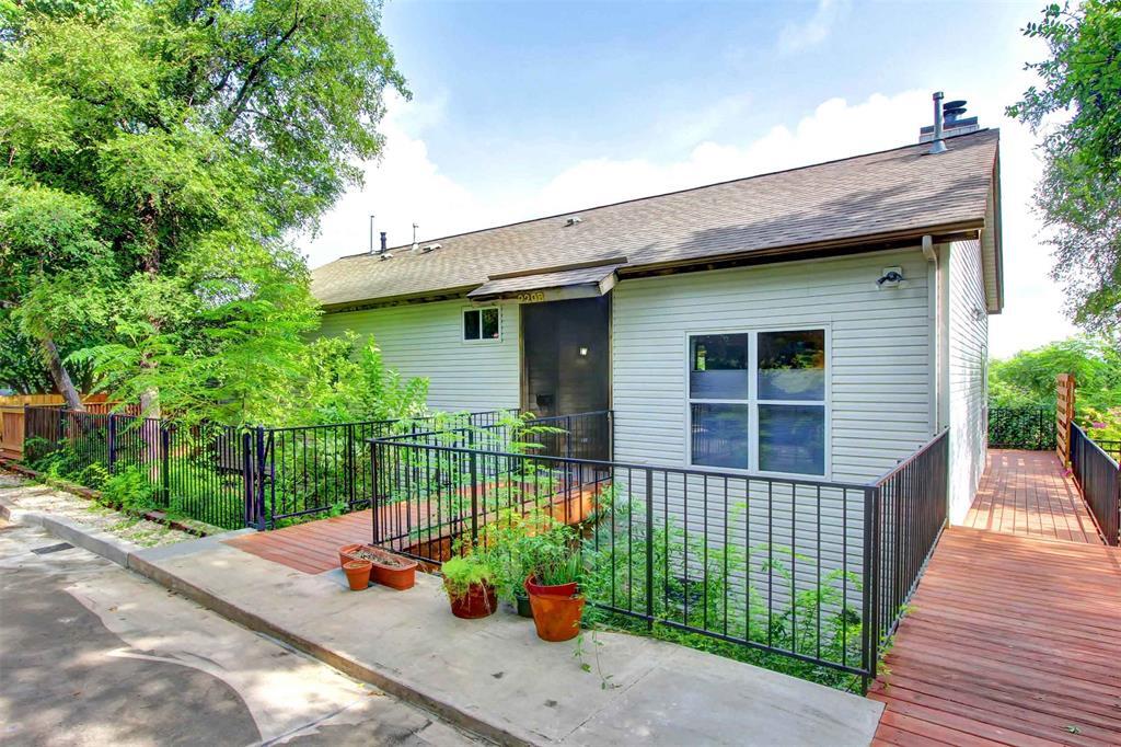 Foto principal - 2208 Trailside Dr