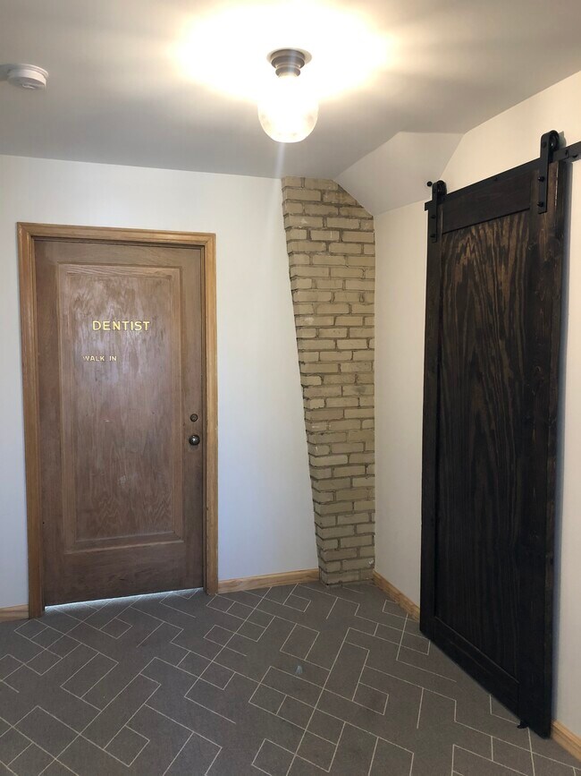 Building Photo - 3811 Minnehaha Ave