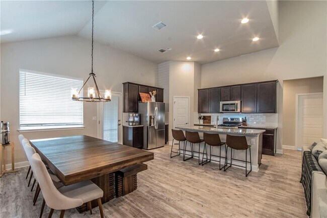 Foto del edificio - 9213 Margaret Jewel Ln