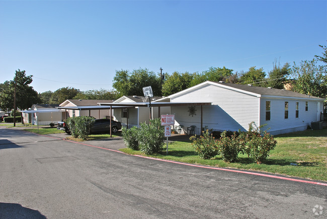 Building Photo - Lake Forest Mobile Home Park