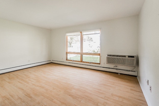 Building Photo - 1575 Cherboneau Pl