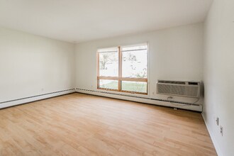 Building Photo - 1575 Cherboneau Pl