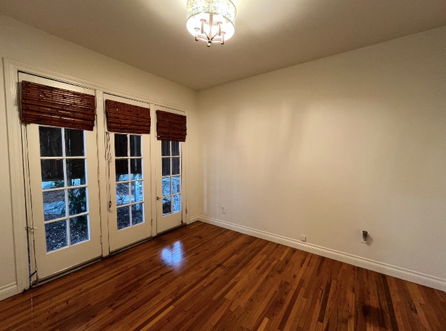 Building Photo - 523 S Coronado St