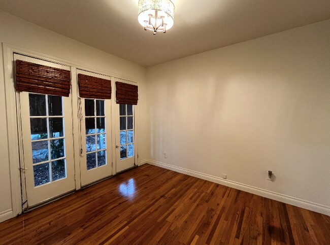 Foto del edificio - 523 S Coronado St