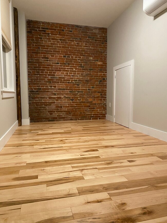 Bedroom - 45 Market St