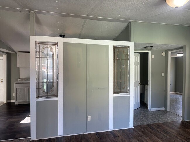 Foto del edificio - 61 Daniel Dr