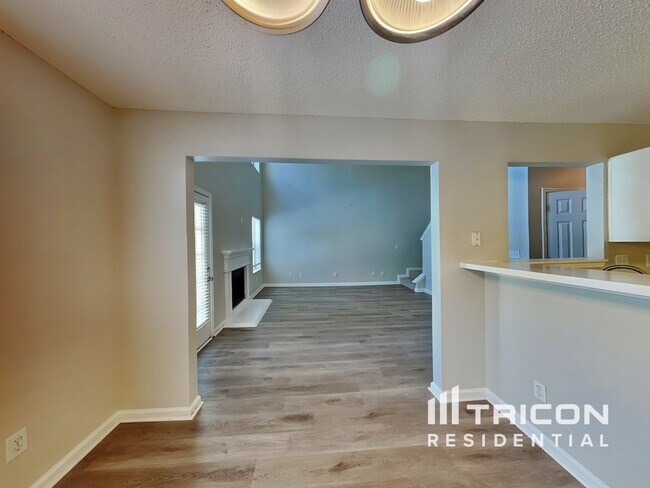 Foto del edificio - 4151 Ravenwood Ct