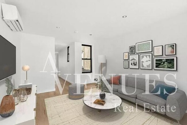 Foto del edificio - 3 bedroom in RIDGEWOOD NY 11385