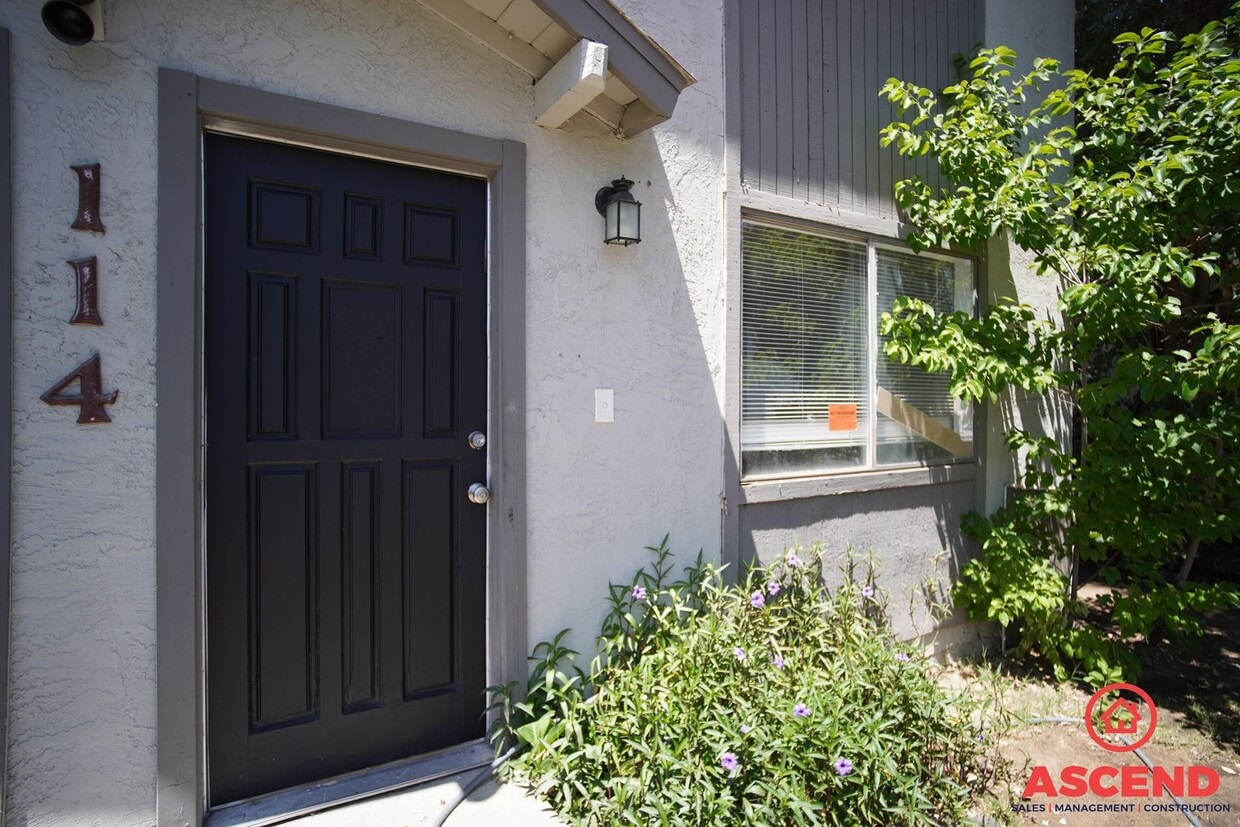 Foto principal - 114 Hughes Ave