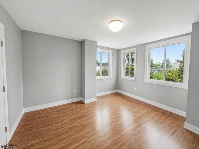 Photo - 119 N 11th St Apartment