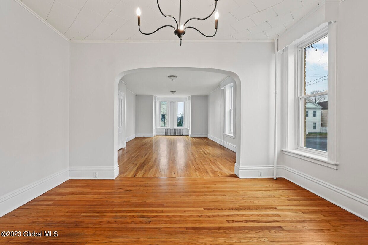 521 23rd St Unit L, Watervliet, NY 12189 Room for Rent in Watervliet