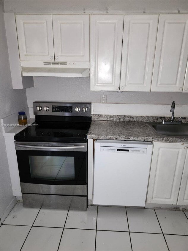 Primary Photo - 5100 SW 41st St