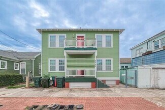 Building Photo - 2225 Bernardo De Galvez Ave