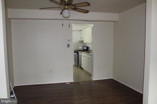 Building Photo - 2352 Sun Valley Cir