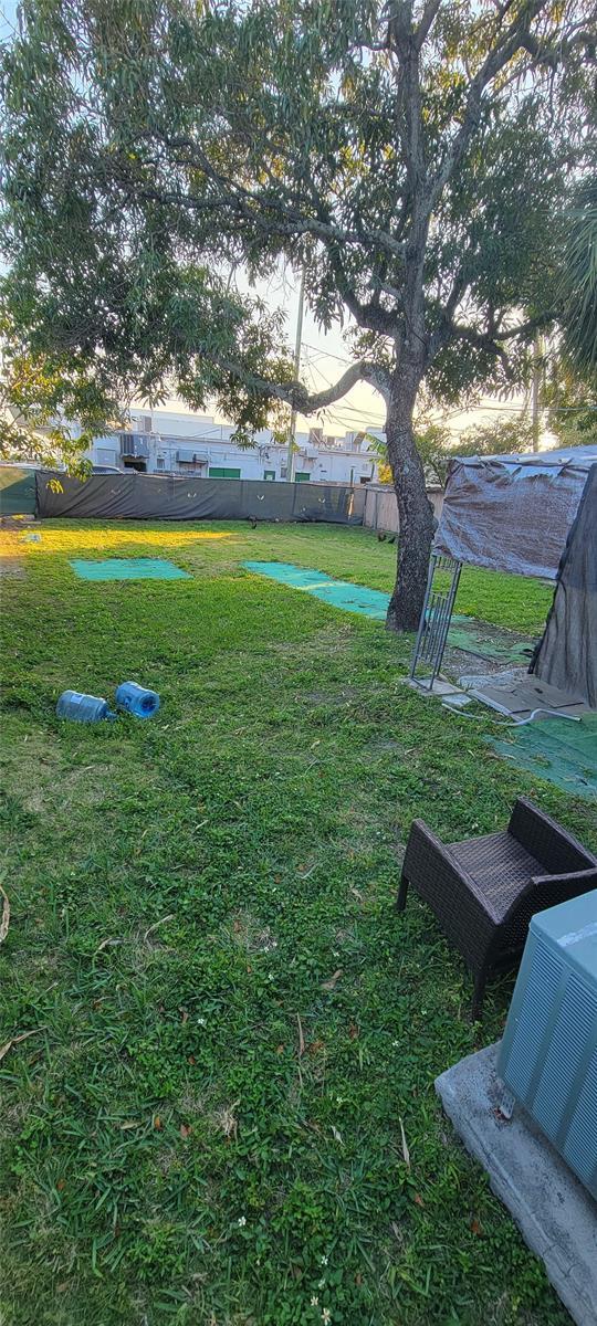 Foto del edificio - 1938 Fletcher St