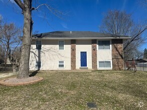 Building Photo - 3102 Aspen Dr