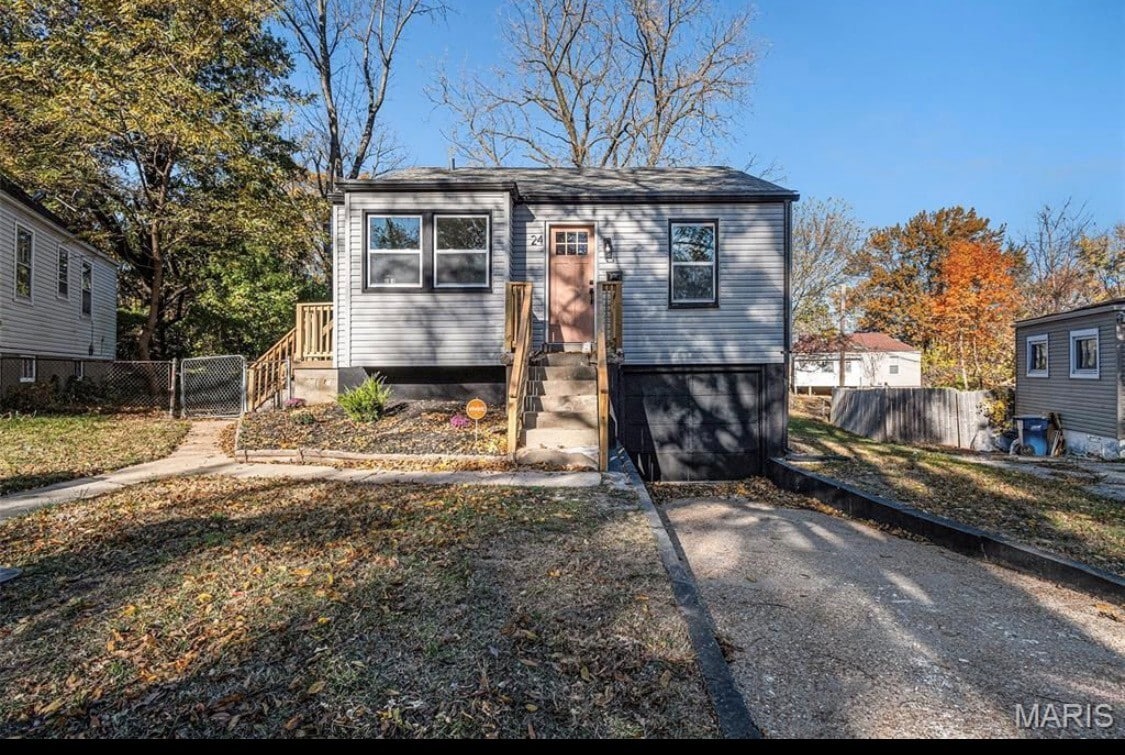 Photo - 24 Lamar Dr (Jennings, MO)