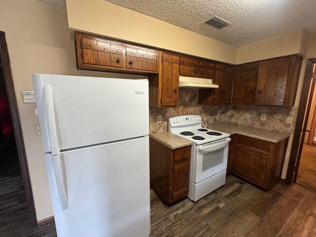 Foto del edificio - 3324 Cross Creek Dr