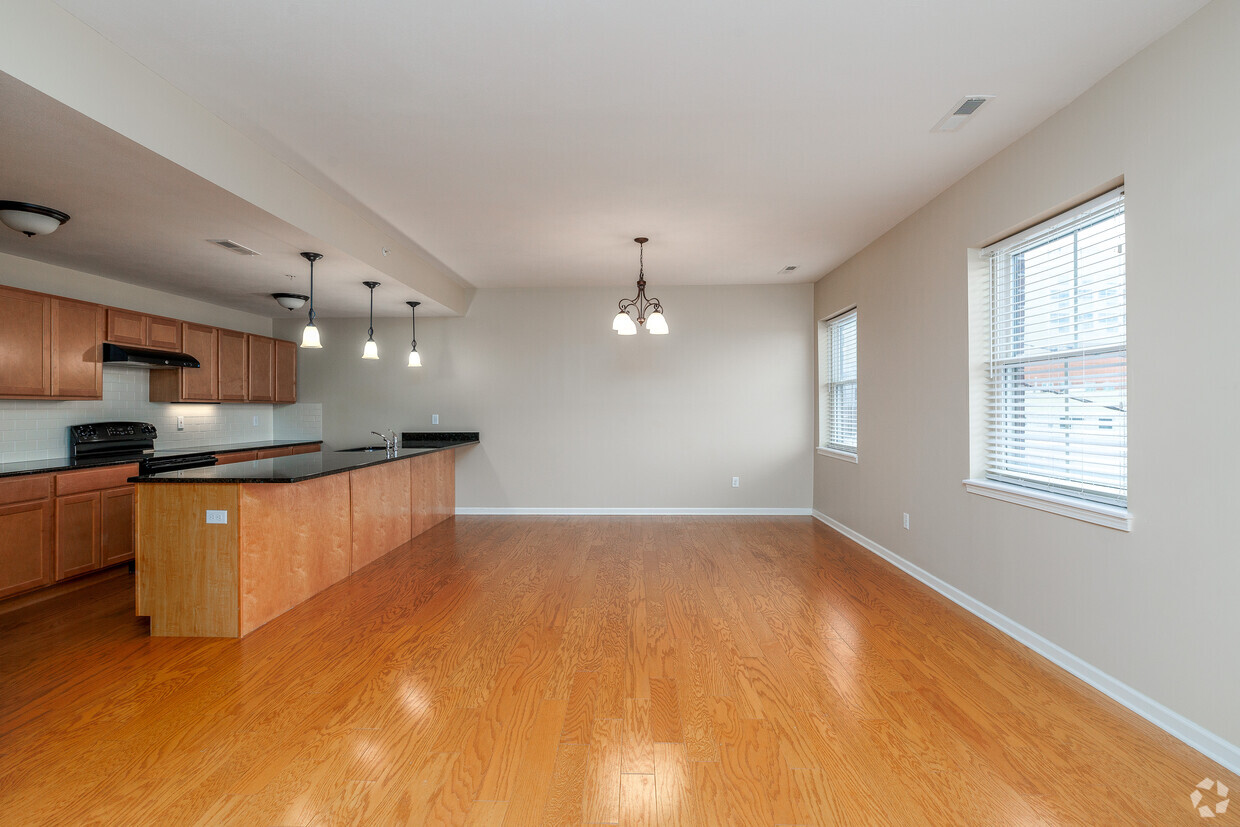 Primary Photo - Butternut Commons Luxury Apartments