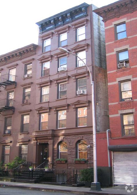 Foto del edificio - 460 W 49th St