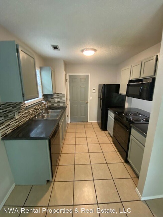 Building Photo - 3 br, 2 bath House - 3194 Parkway Dr