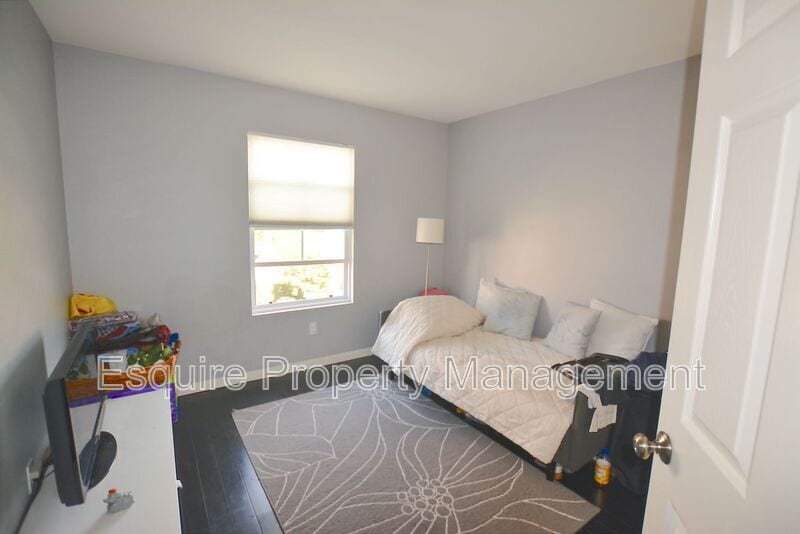 Building Photo - 1371 Dominica Dr