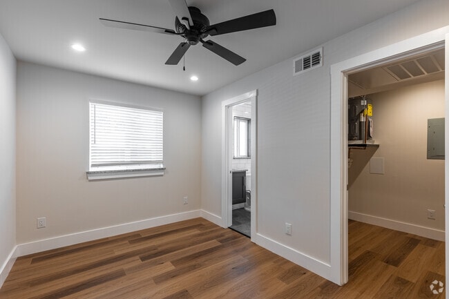 1BR, 1BA - 450SF - Bedroom & Walk-in Closet - Courthouse Apartments