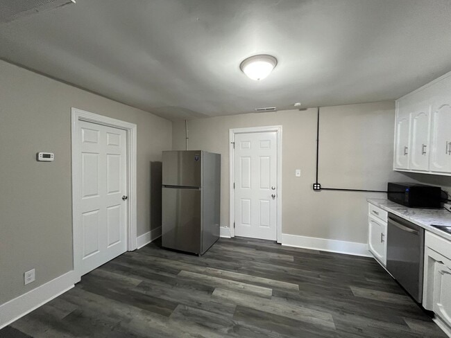 Building Photo - Charming 2 Bedroom / 1 Bath Home in Joelto...