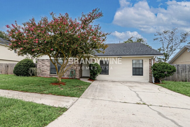 Building Photo - 616 Pembridge Dr W