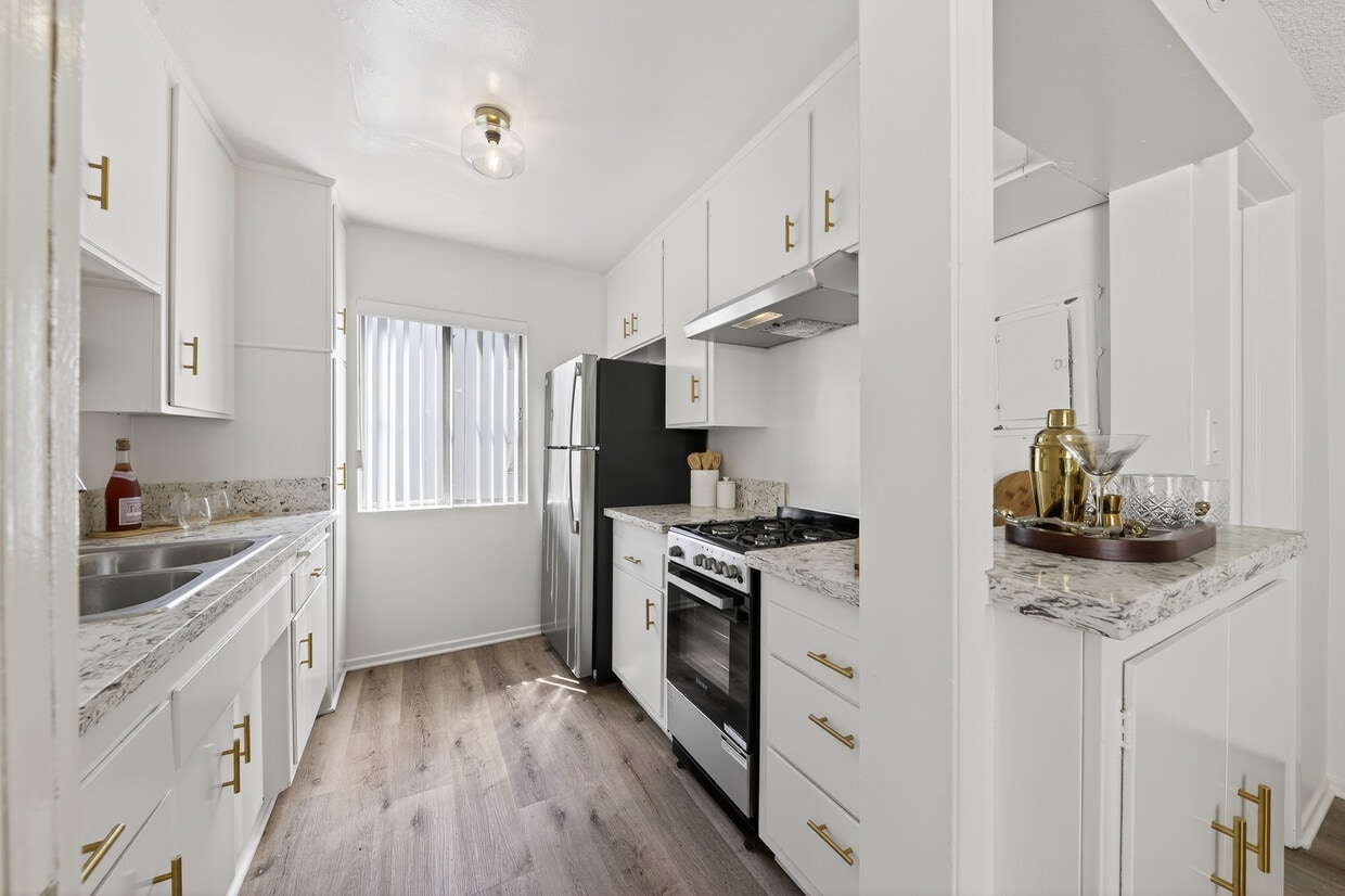 bright and breezy kitchen with new appliances - Monroe Manor