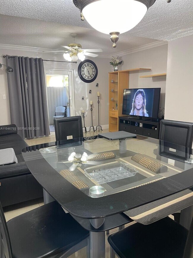 Foto del edificio - 527 W 68th St