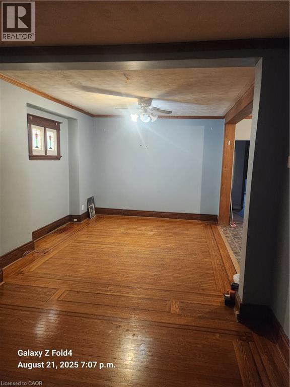 Photo du bâtiment - 18 Huxley Ave S