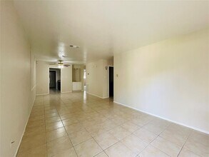 Building Photo - 12713 Lima Dr