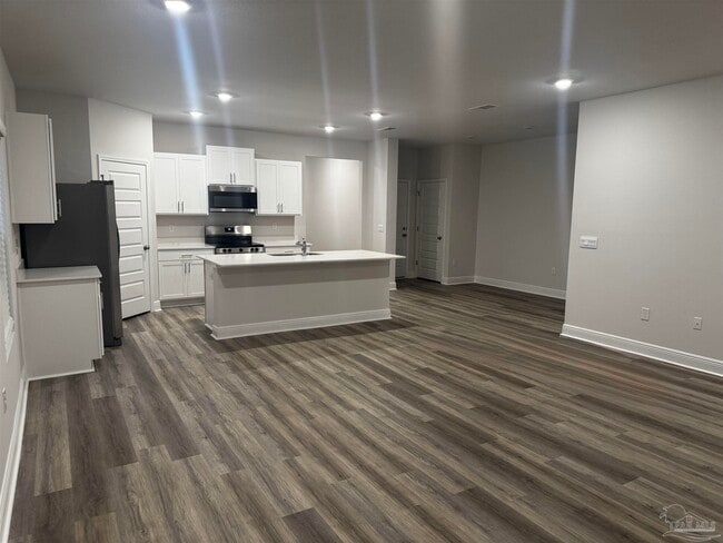 Building Photo - 8057 Fir Tree Dr