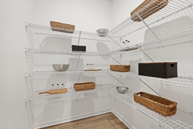 Building Photo - 470 Red Dragon Dr