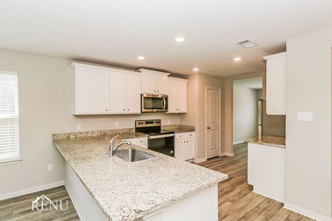 Foto del edificio - Now Available!