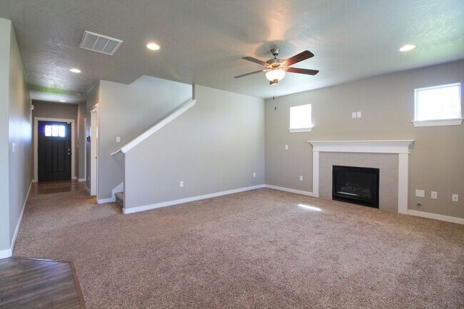 Building Photo - 3064 S Dawes Pl