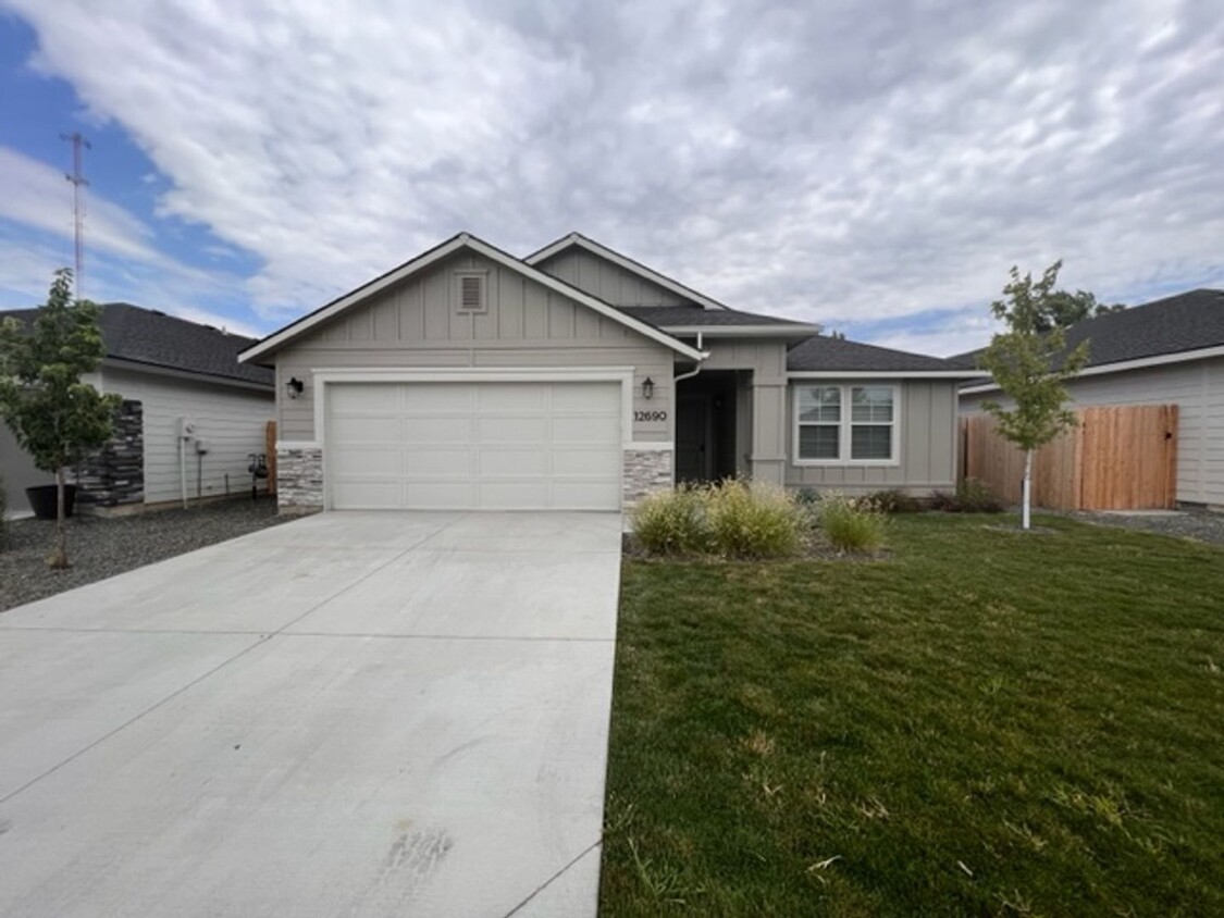 Primary Photo - Comfort and Luxury Single Family Home